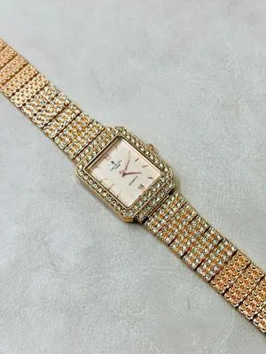 Stylish Minimalist Analog Wrist Watch